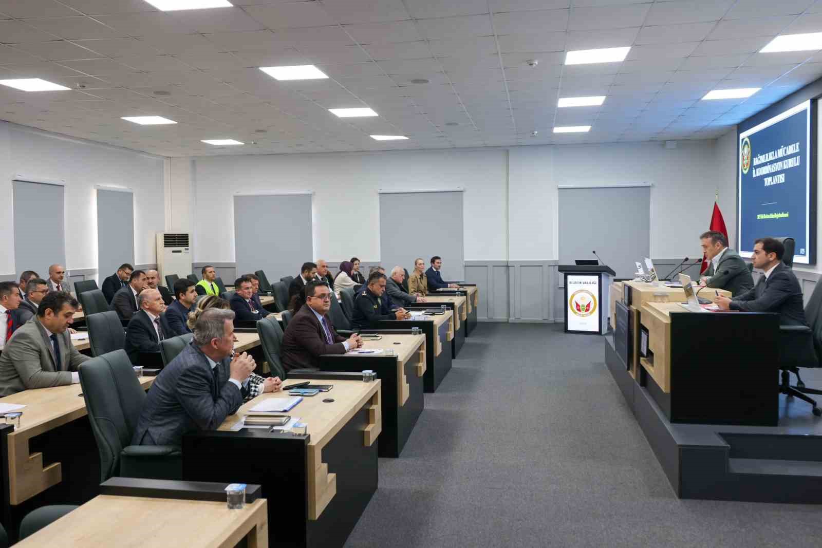 Bilecik&rsquo;te bağımlılıkla m&uuml;cadele &ccedil;alışmaları masaya yatırıldı
