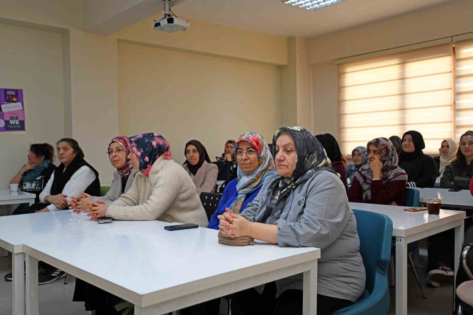 Osmangazi Belediyesi’nden ’Kadın ve Toplum’ başlıklı söyleşi
