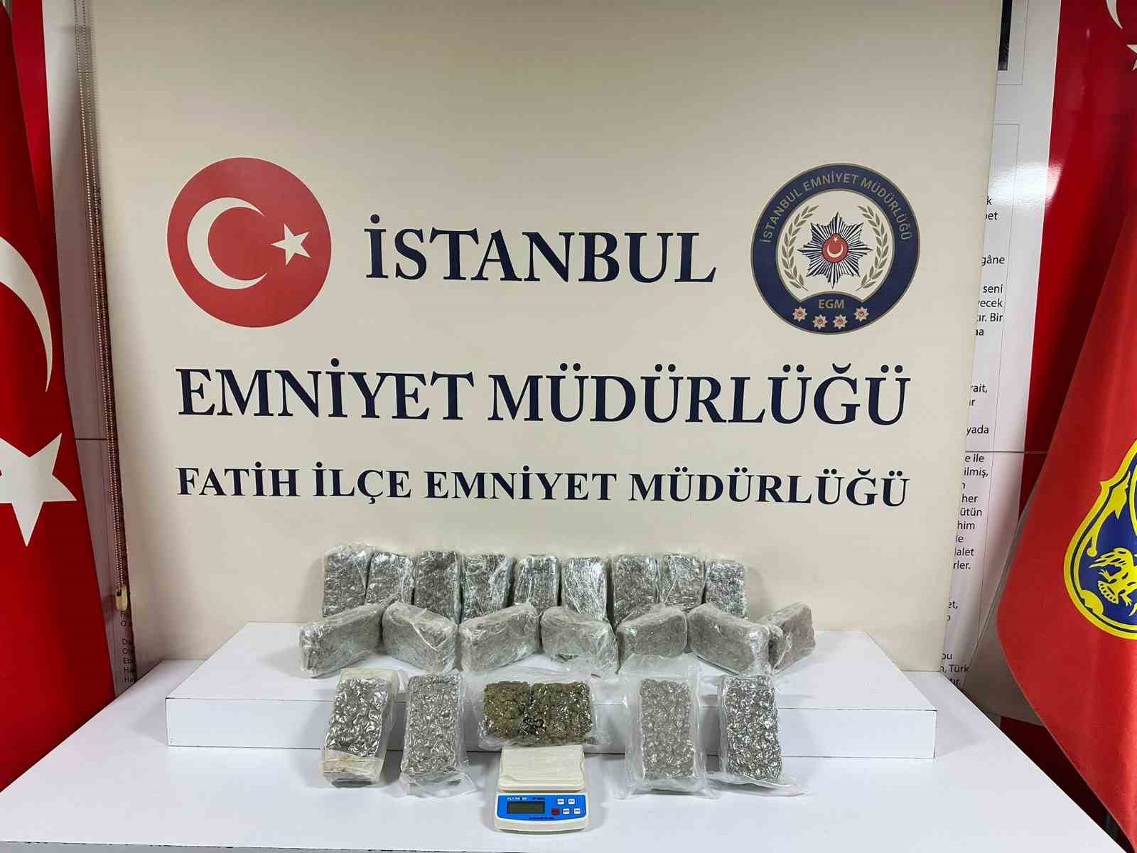 Polisten kaçan uyuşturucu satıcı kovalama sonucu böyle yakalandı