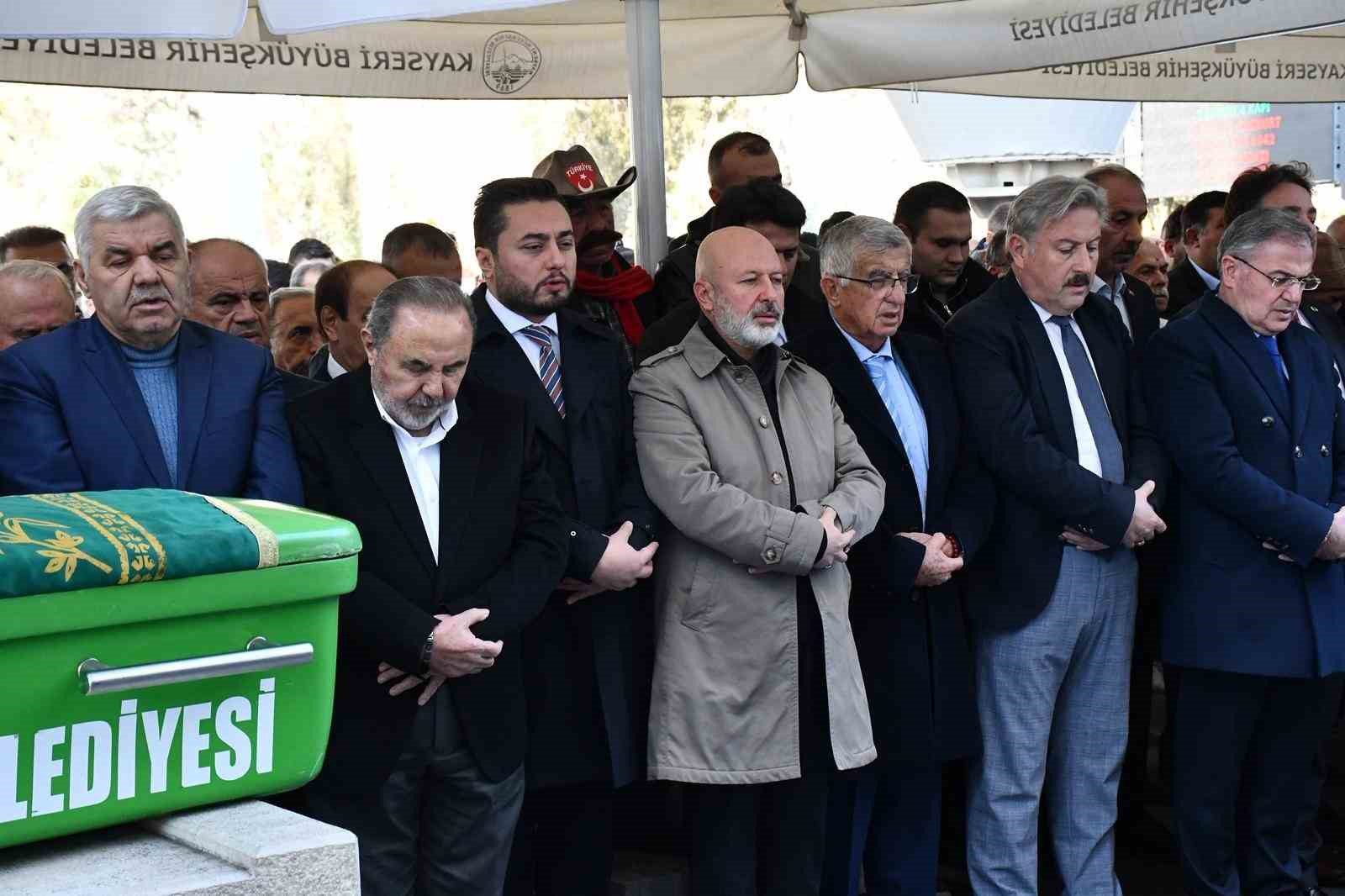 Başkan B&uuml;y&uuml;kkılı&ccedil;ın ağabeyi Ramazan B&uuml;y&uuml;kkılı&ccedil; toprağa verildi
