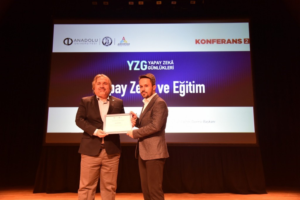 Anadolu Üniversitesinde "Yapay Zekâ ve Eğitim Konferansı" gerçekleştirildi