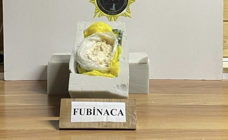 Minibüsün sünger bölmelerinden uyuşturucu çıktı