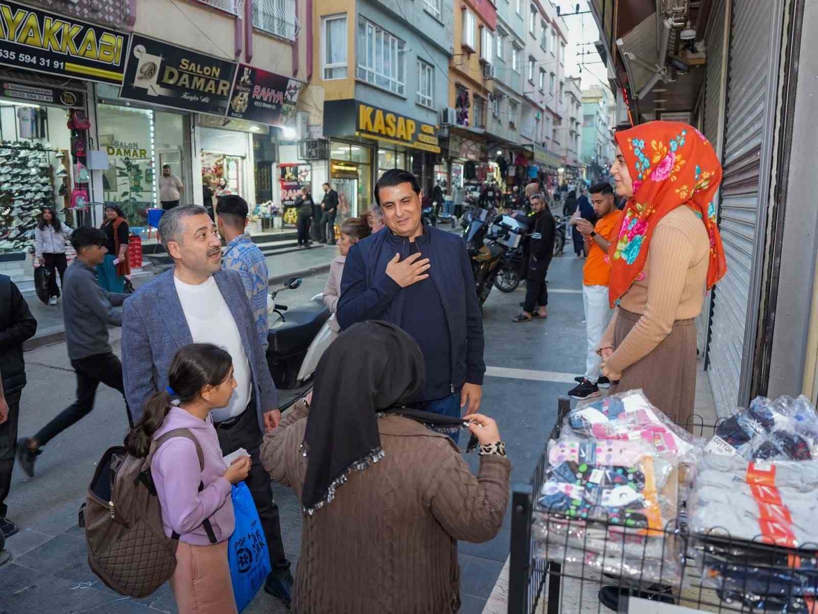 Yılmaz&rsquo;dan Karşıyaka&rsquo;ya k&uuml;t&uuml;phane m&uuml;jdesi
