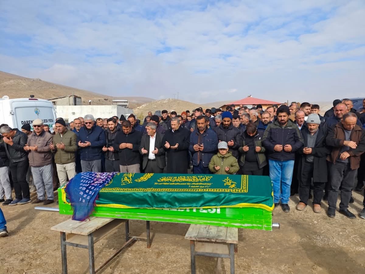 Malatya’da kayıp olarak aranırken ölü bulunan kadın defnedildi