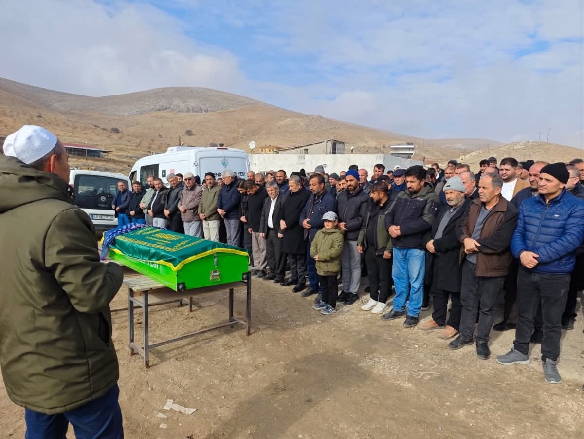 Malatya’da kayıp olarak aranırken ölü bulunan kadın defnedildi