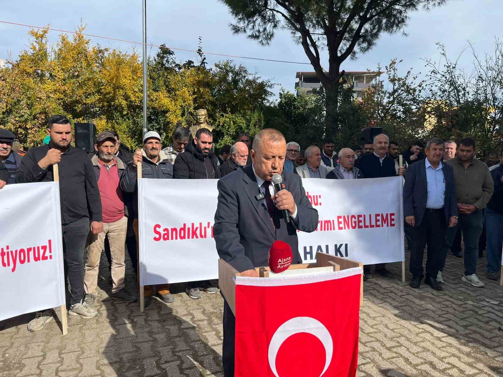 Sandıklı Mahallesi sakinlerinden CHP’li Meclis Üyelerine tepki