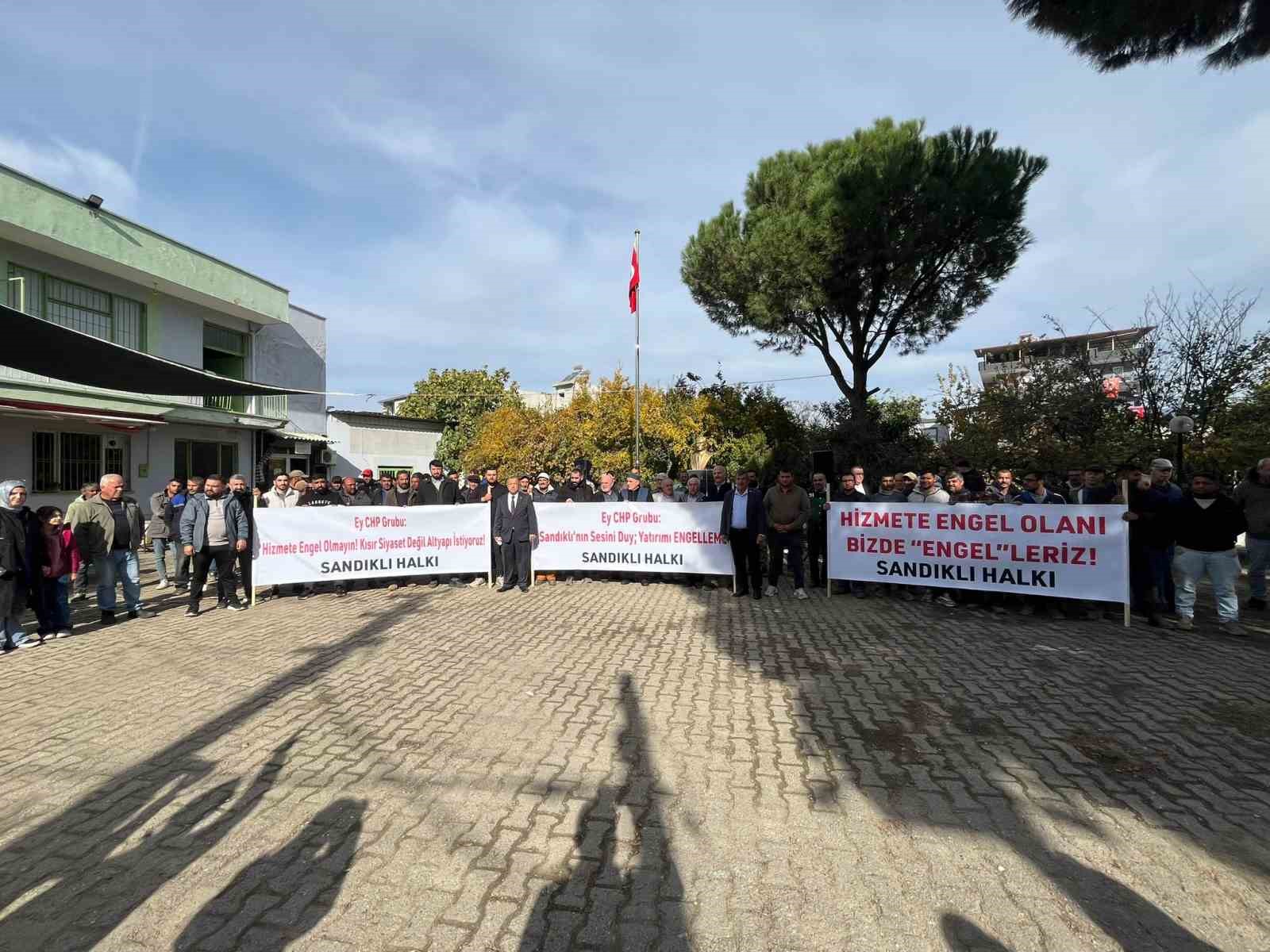 Sandıklı Mahallesi sakinlerinden CHP’li Meclis Üyelerine tepki
