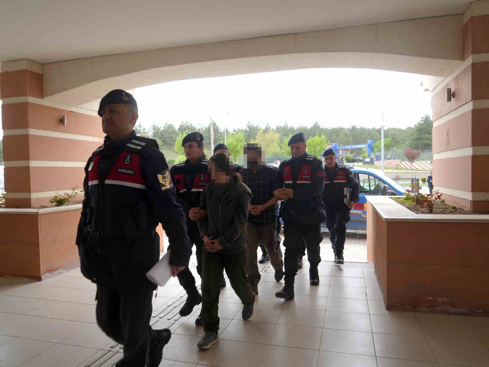 Çiftlik evlerini kenevir serasına çeviren sanıkların yargılanmasına devam edildi
