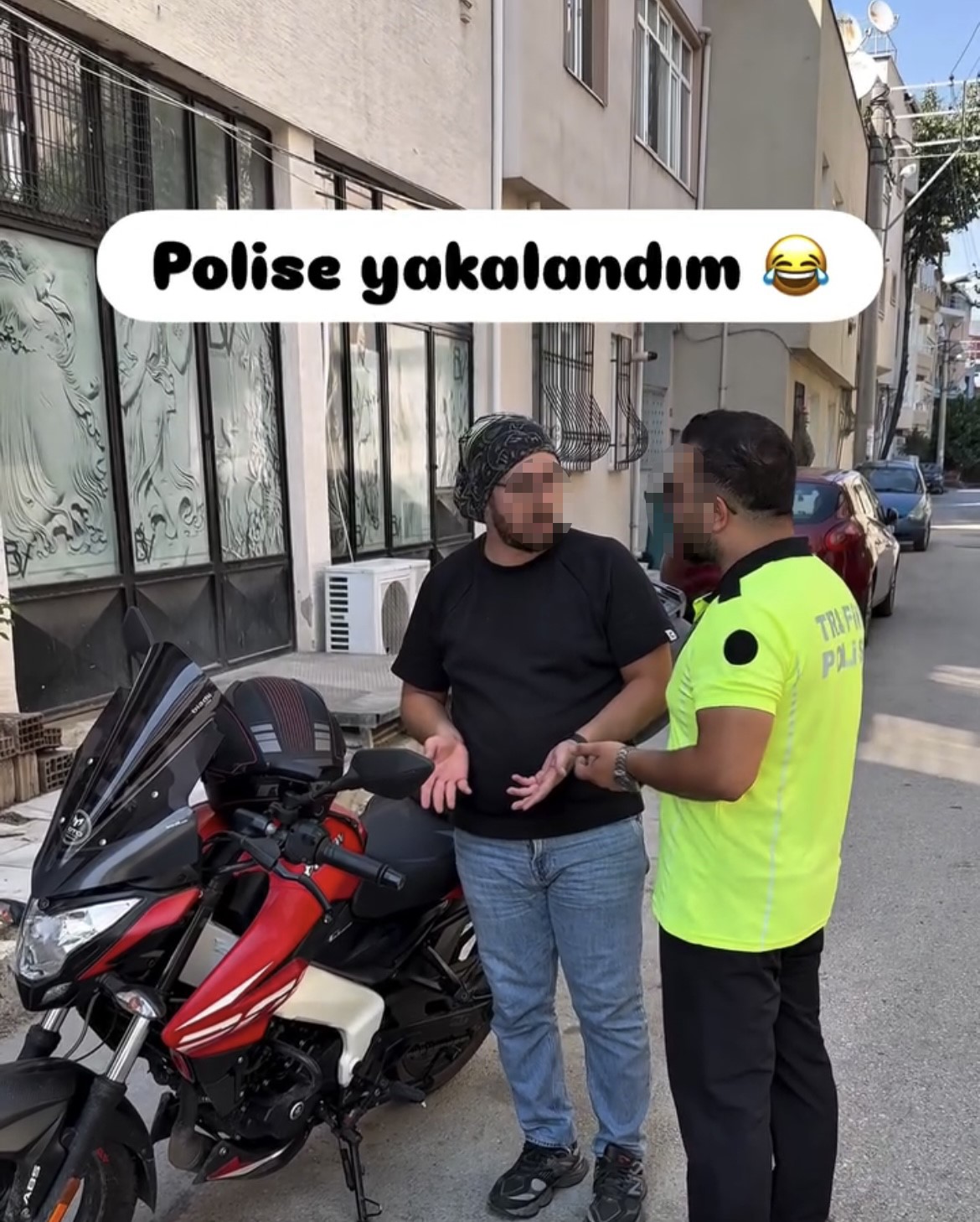 Bursa’da kurgu video çeken 2 şahıs polis kıyafeti giyince gözaltına alındı