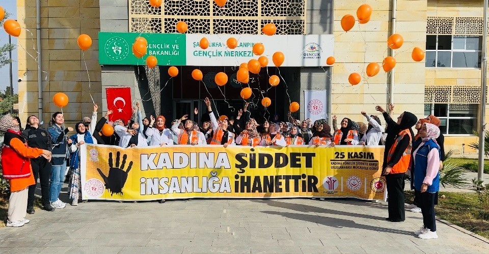 Şanlıurfa’da çiğköfteli ve halaylı ’Kadına şiddete hayır’ etkinliği