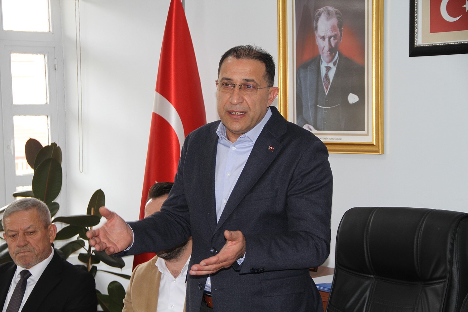 AK Partili İl&ccedil;e Başkanları Kula&rsquo;da bir araya geldi
