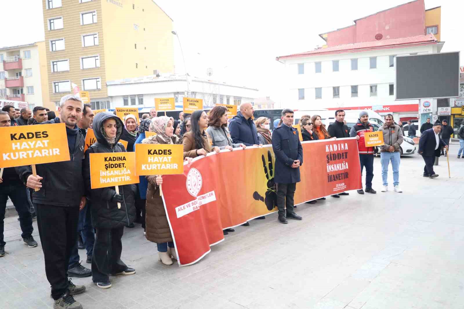 Ağrı’da kadına yönelik şiddete karşı farkındalık yürüyüşü