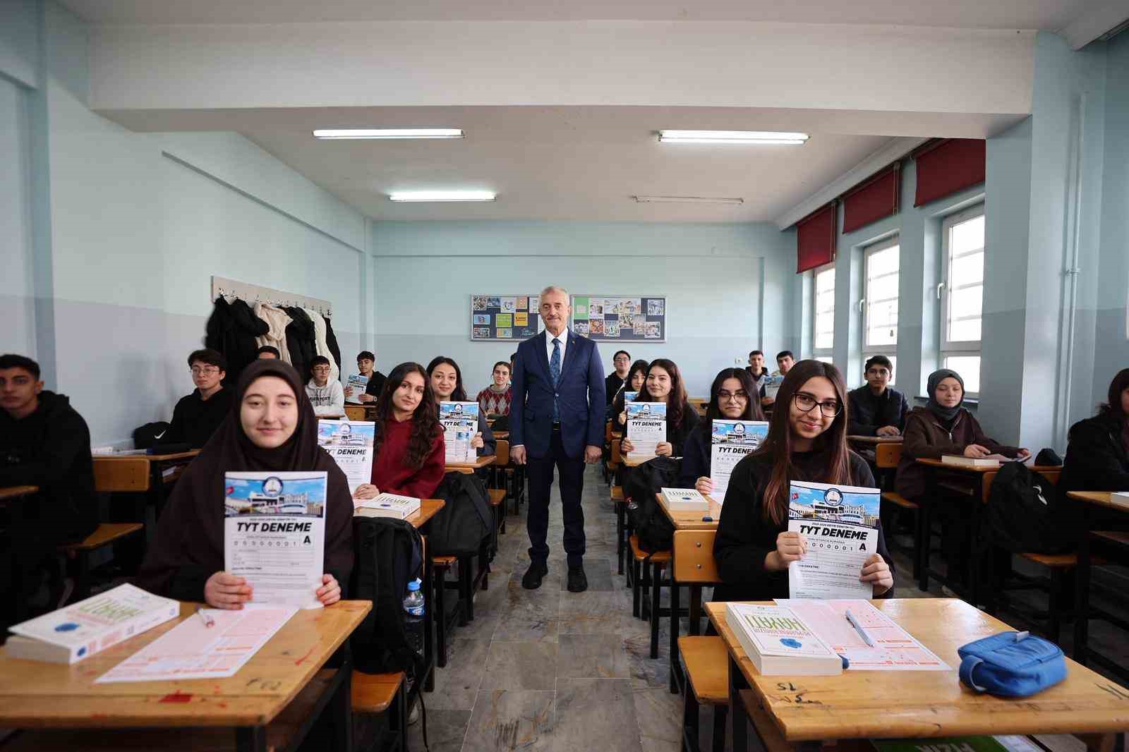Şahinbey’den sınava hazırlanan öğrencilere önemli destek