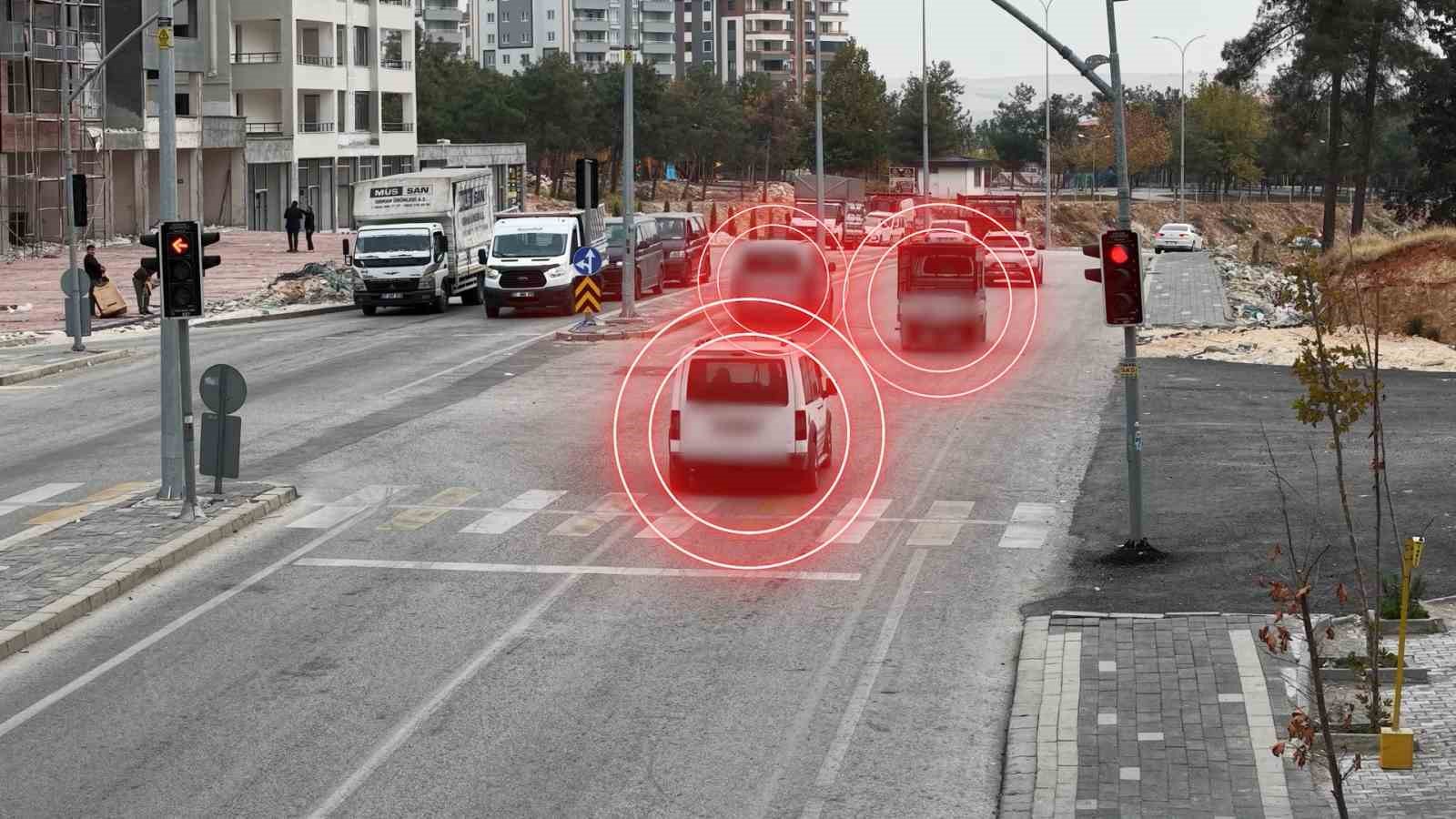 Gaziantep’te kırmızı ışık ihlali yapan 990 araca ceza