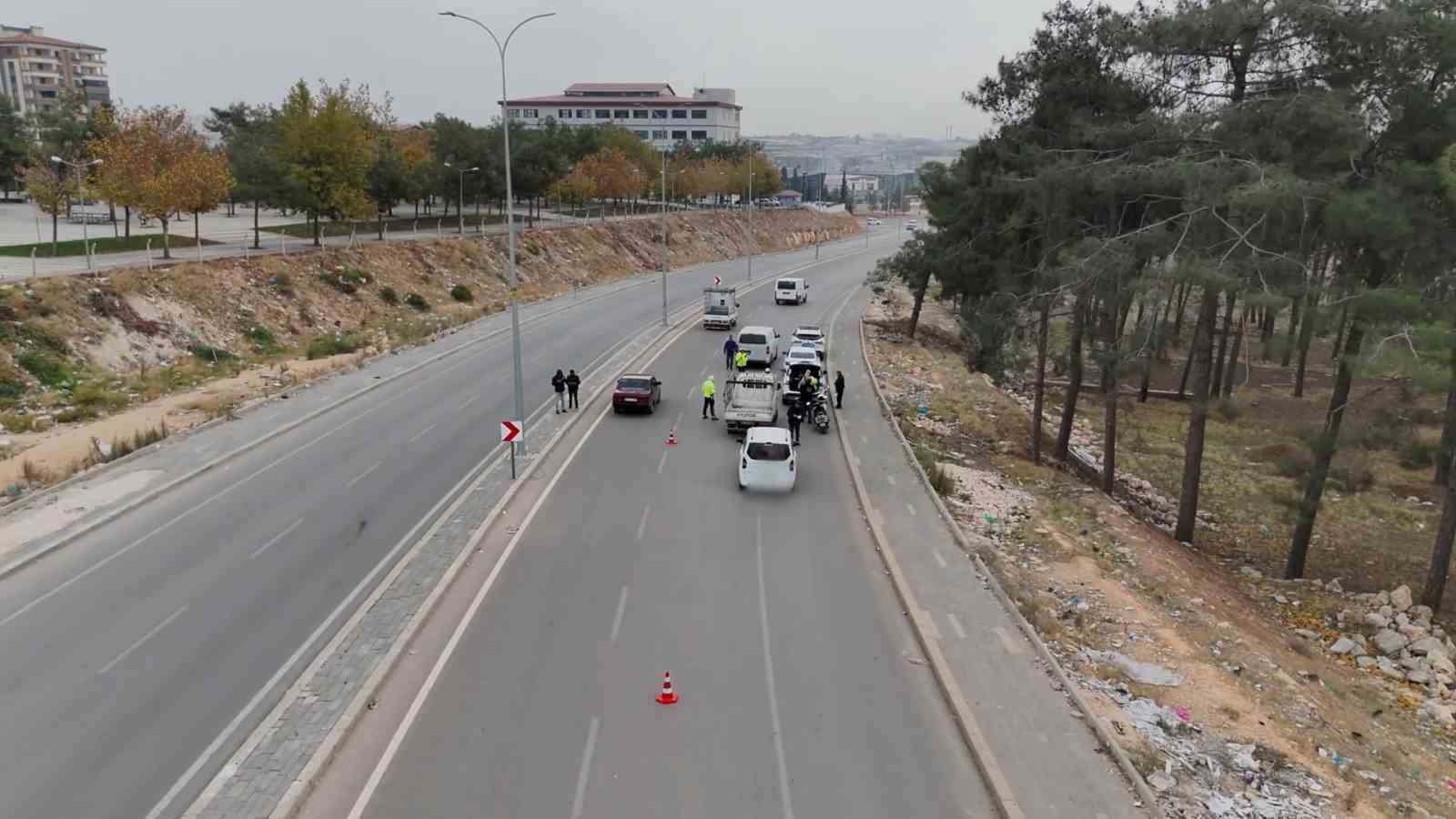 Gaziantep&rsquo;te kırmızı ışık ihlali yapan 990 araca ceza
