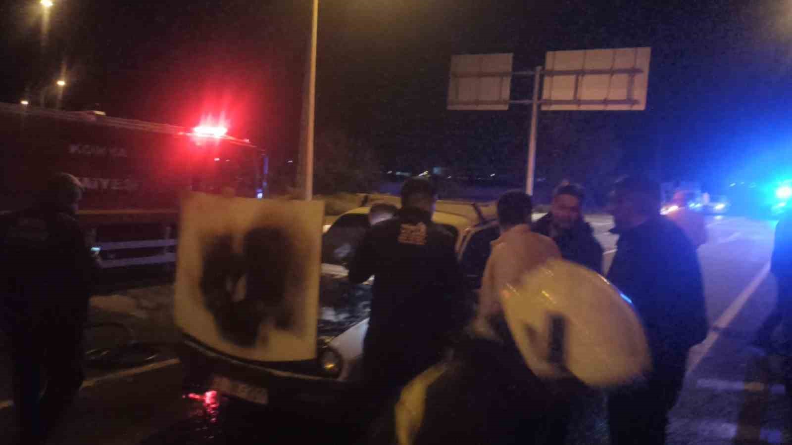 Seydişehir&rsquo;de kırmızı ışıkta bekleyen otomobilde yangın &ccedil;ıktı
