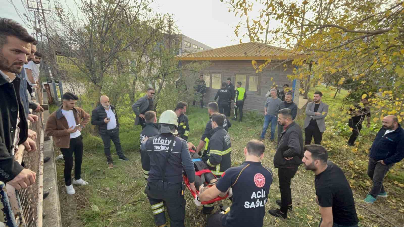 Tekirdağ’da yolcu minibüsü ile çarpışan pikap takla attı: 2 yaralı