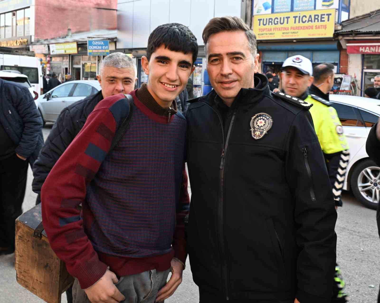 Emniyet Müdürü Önder, esnafın sorunlarını sahada değerlendirdi