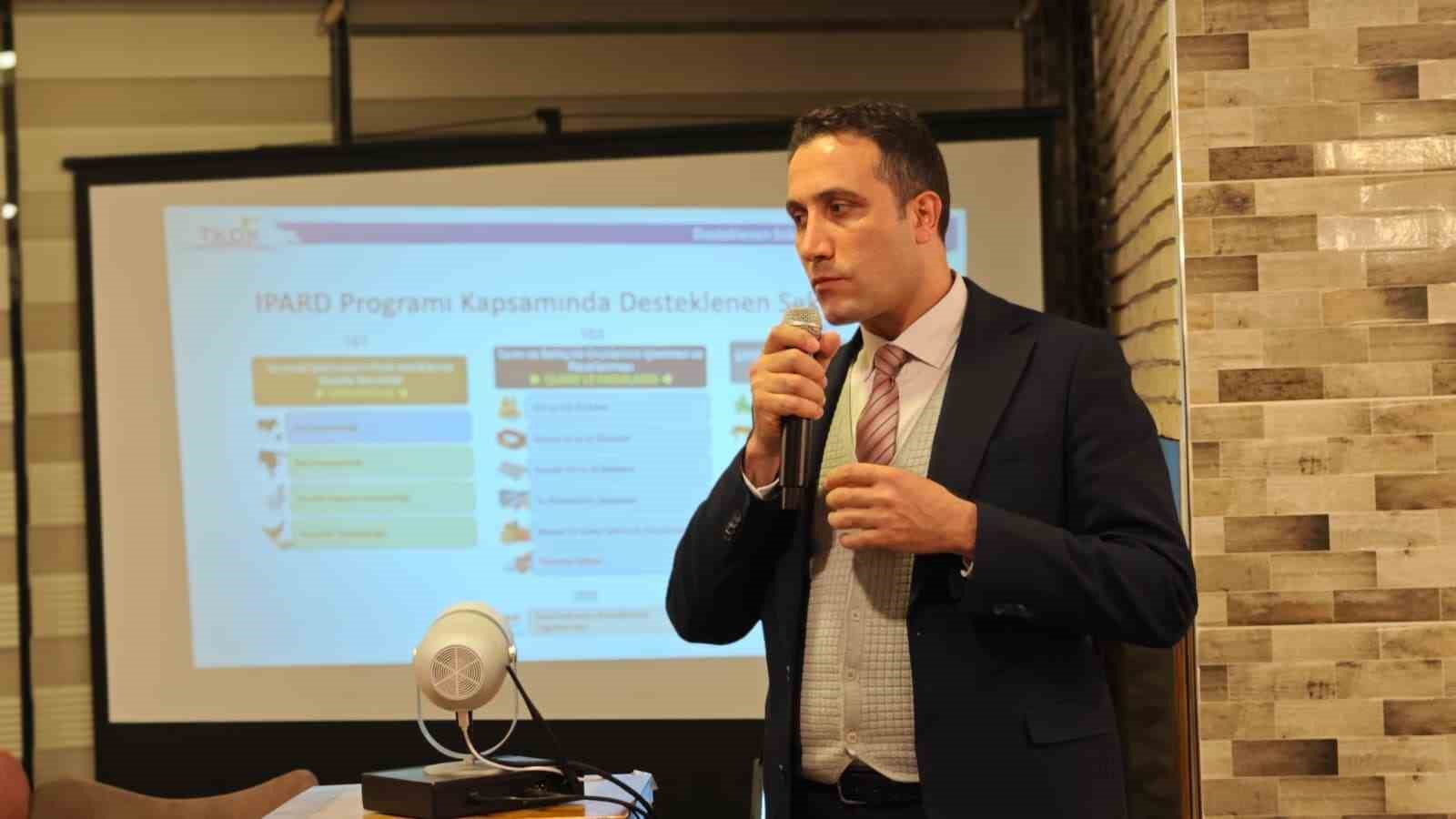 Uzundere ve Tortum&rsquo;da yatırım fırsatları masaya yatırıldı
