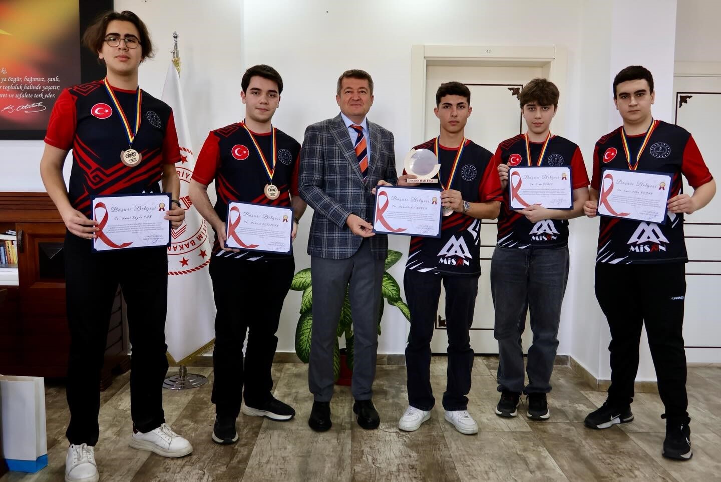 Bilecikli &ouml;ğrenci ve &ouml;ğretmenlerden d&uuml;nya &uuml;&ccedil;&uuml;nc&uuml;l&uuml;ğ&uuml;
