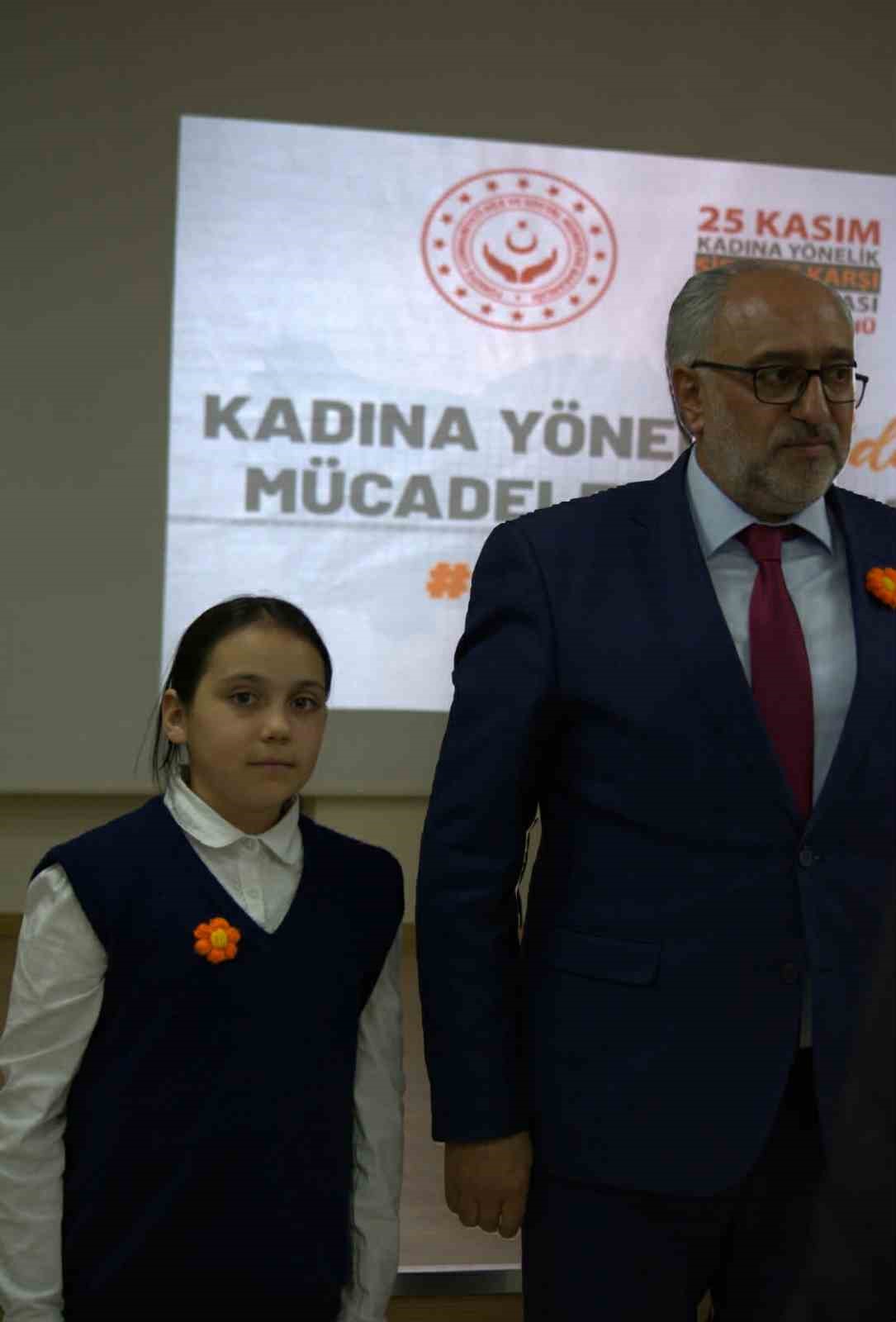 Çıldırlı öğrenci ’Ailede Kadın’ temalı yarışmada birinci oldu