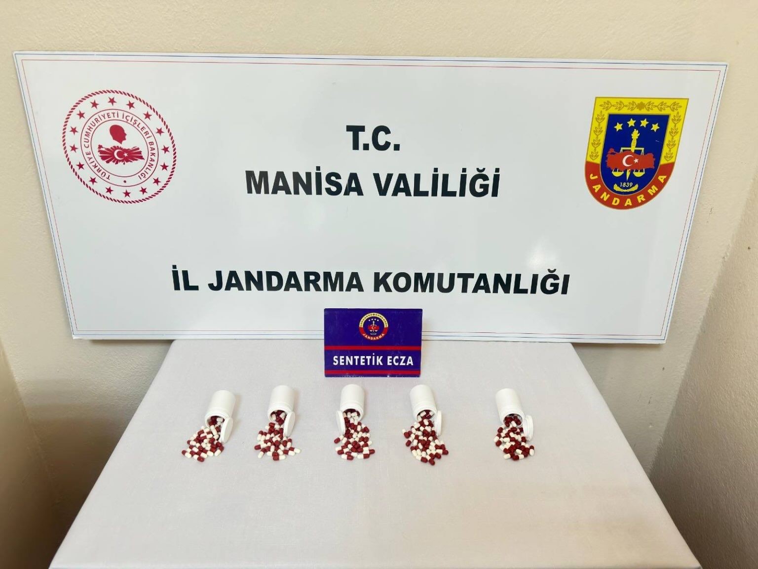 Manisa’da uyuşturucu operasyonu: 290 adet hap ele geçirildi