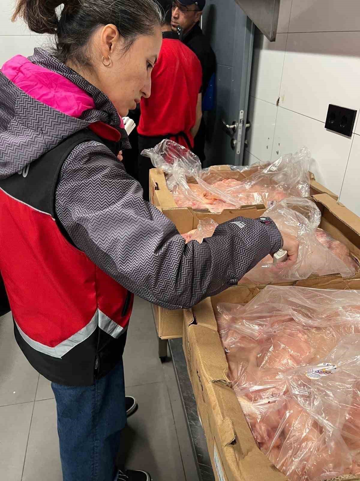 Devrek&rsquo;te gıda denetimlerinde 2 işletmeye cezai işlem
