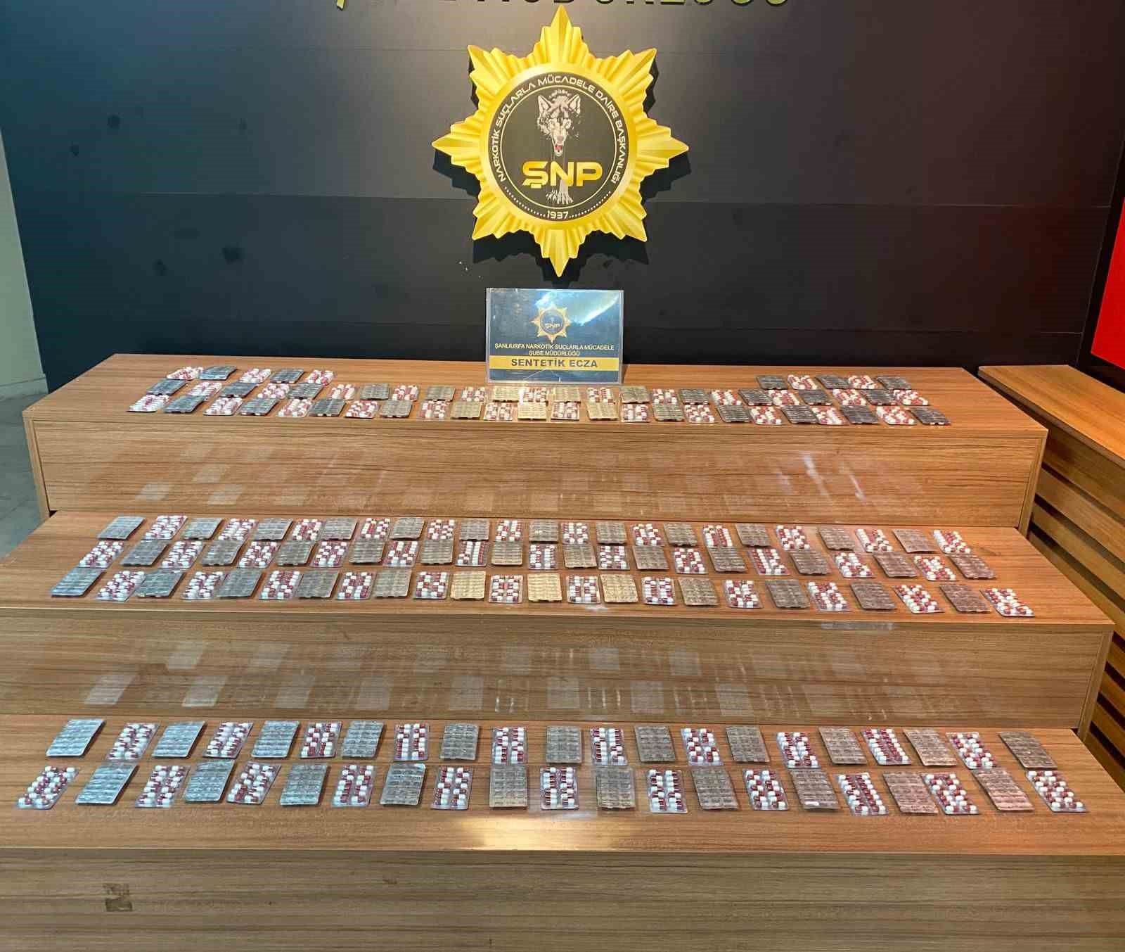 Şanlıurfa’da 2 bin 404 uyuşturucu hapla yakalanan şahsa gözaltı