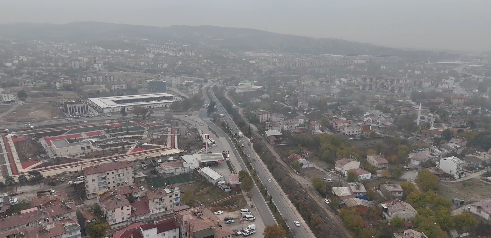 Elazığ&rsquo;da sis etkisi s&uuml;rd&uuml;r&uuml;yor
