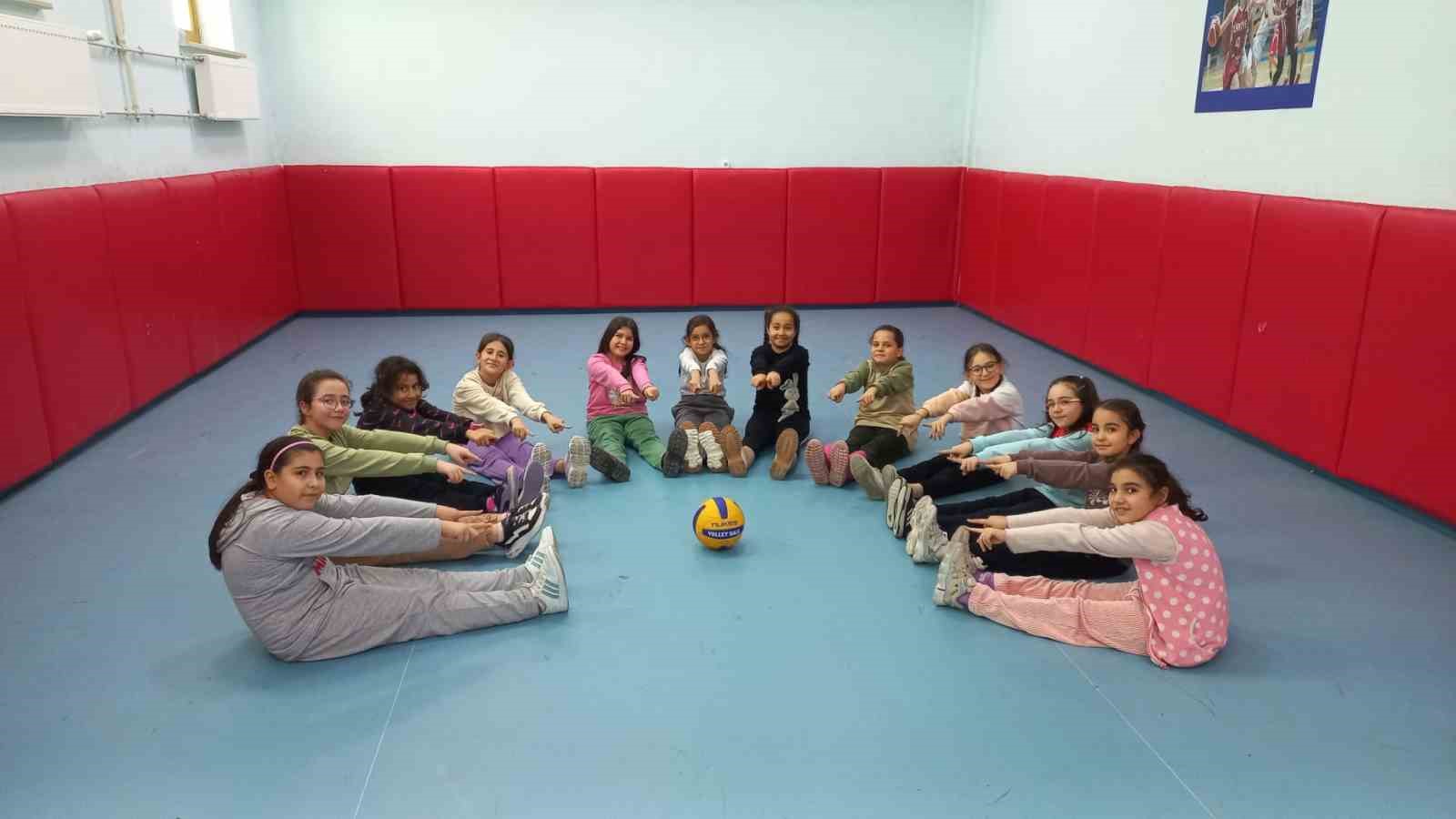 İlkokullarda ’Spora İlk Adım’ projesi başarıyla sürdürülüyor