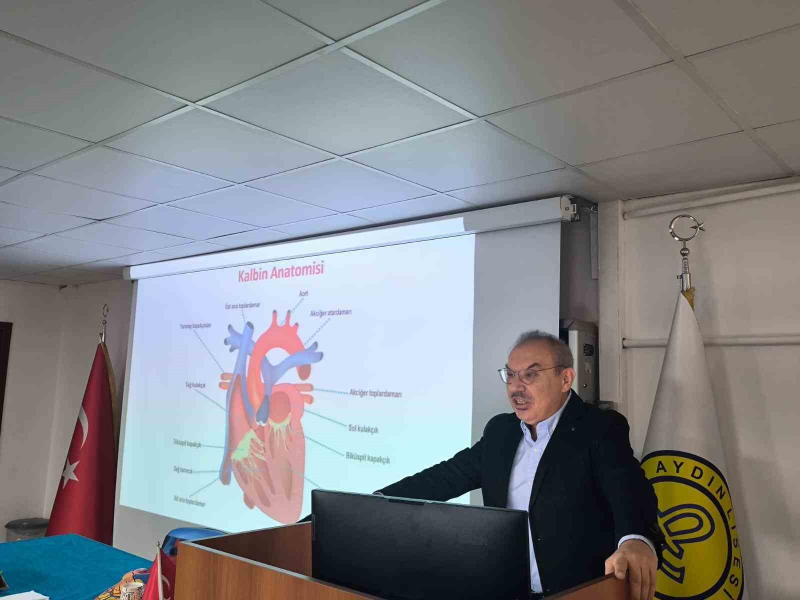 ADÜ’lü akademisyen Aydın Lisesi’nde öğrencilerle buluştu
