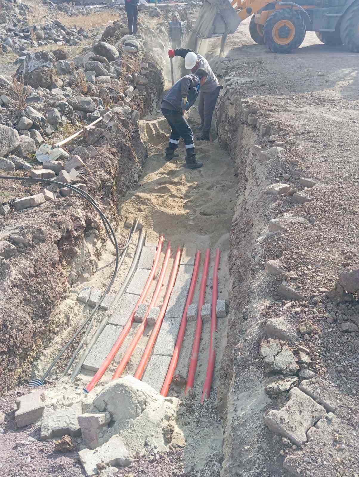 Aras Elektrik, Karayazı’nın enerji altyapısını güçlendiriyor