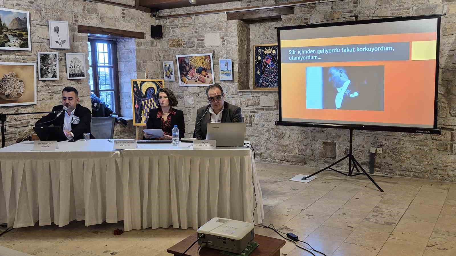 ‘Aşık Veysel’ Kuşadası’nda anıldı