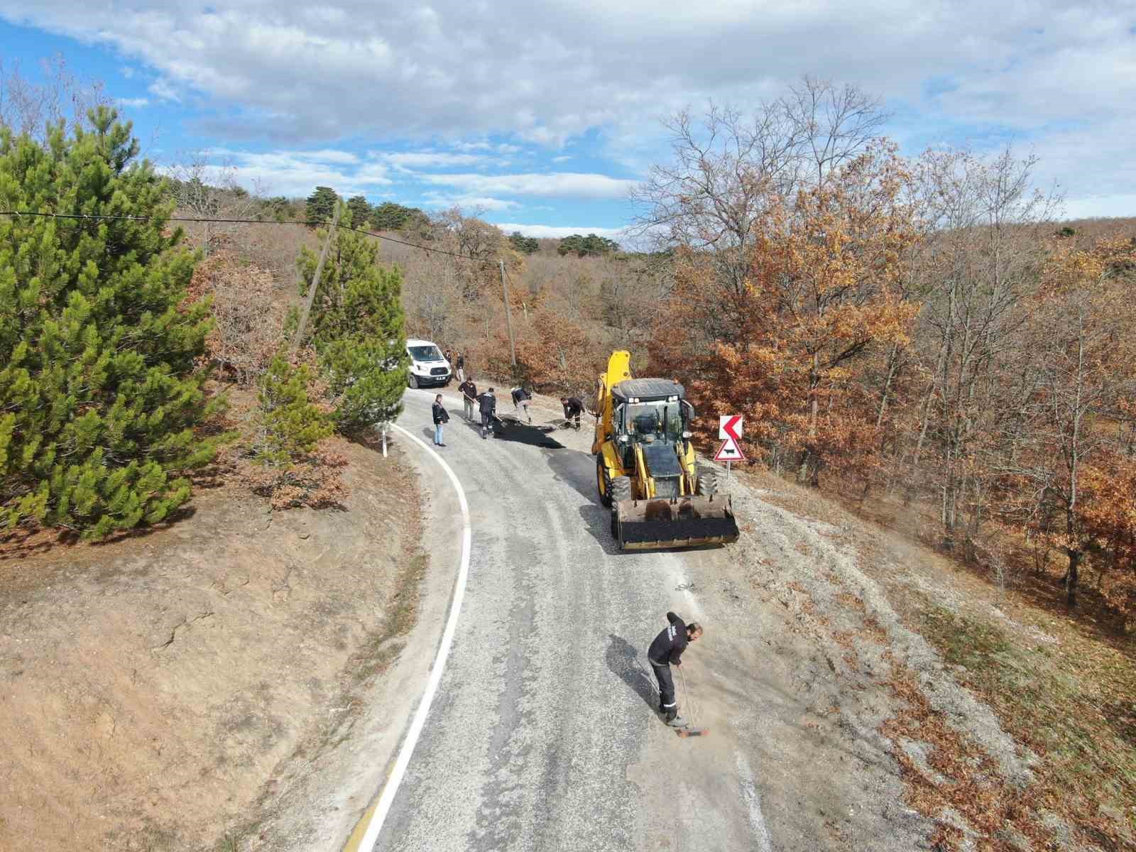 İn&ouml;n&uuml;&rsquo;de asfalt onarım &ccedil;alışmaları son s&uuml;rat devam ediyor
