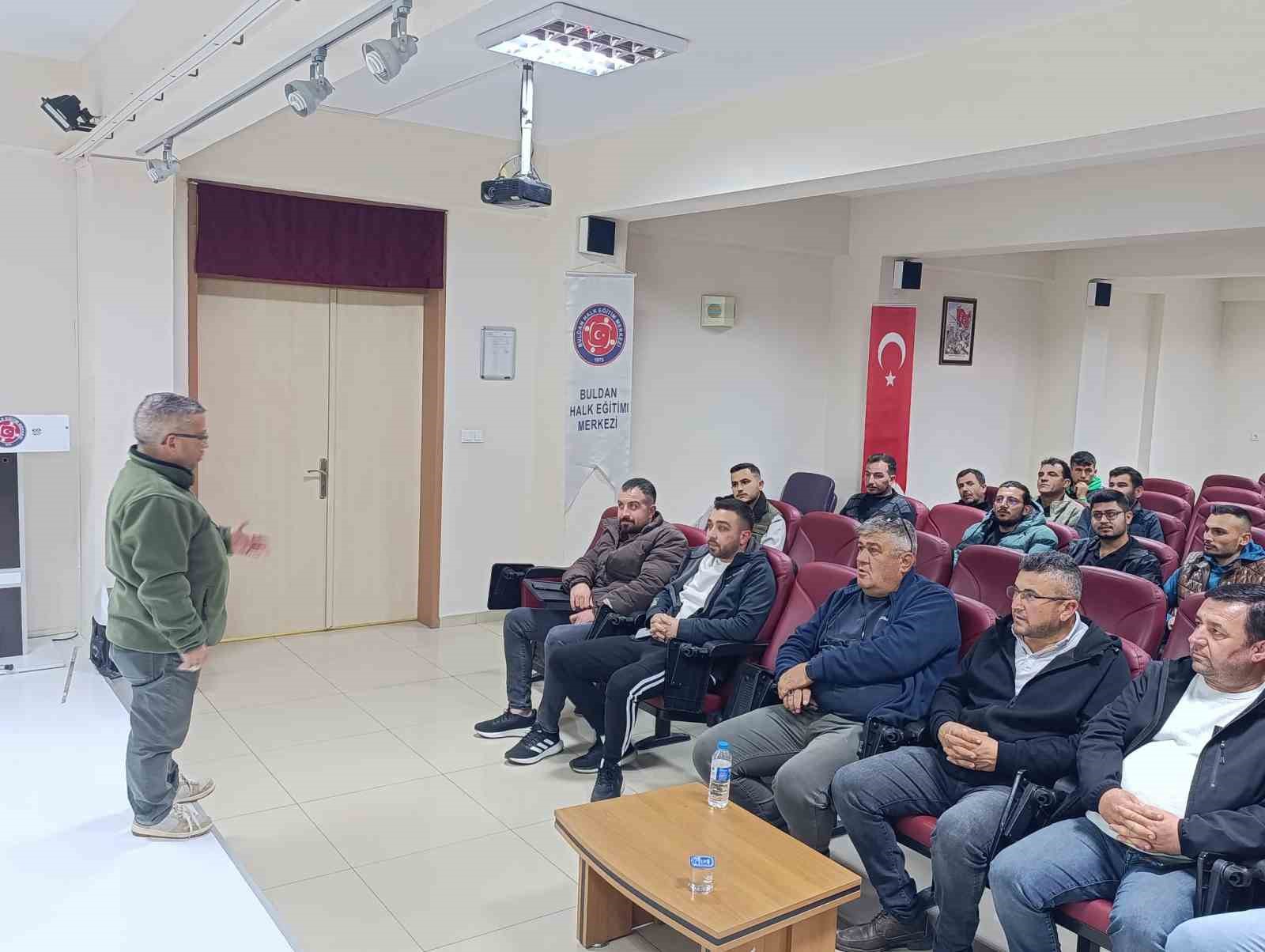 Buldanlı avcılar sertifika sahibi oldu