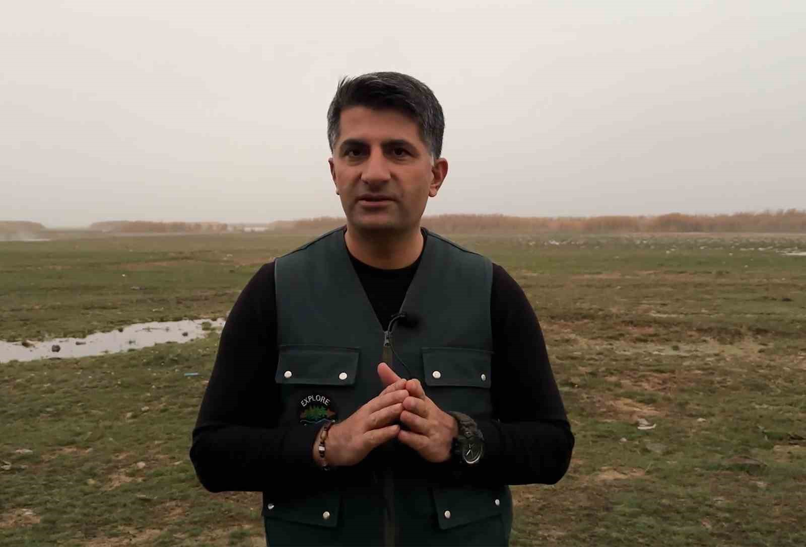 Bitlis’ten göç etmeyen kuşlar sıcak sulara sığındı