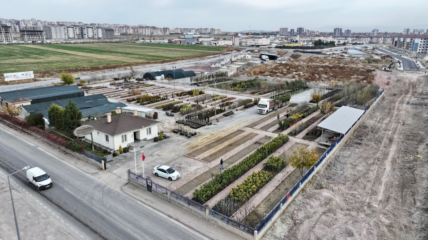 Başkan &Ccedil;olakbayrakdar: "Kocasinan&rsquo;ı her k&ouml;şesiyle yeşile b&uuml;r&uuml;yerek, şehrimizi yeşilin başkenti yapacağız"
