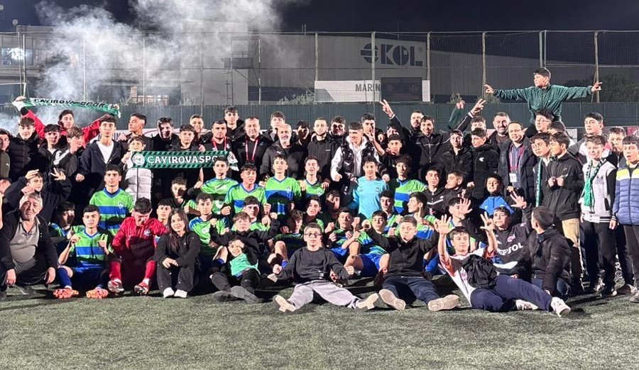 Çayırova Belediyesi Eğitim Spor Kulübü U-16 Futbol Takımı şampiyon oldu
