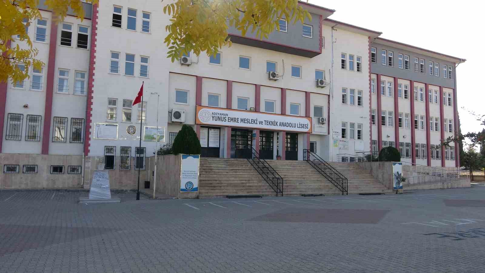 Bıçaklı şahıs sokakta karşılaştığı 2 çocuğu yaraladı
