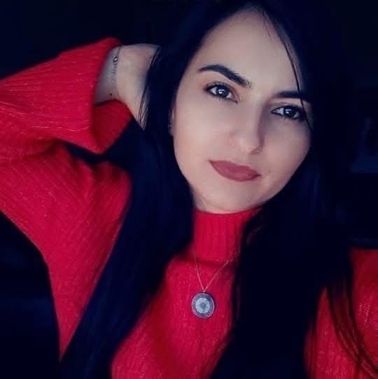 Sokak ortasında &ouml;ld&uuml;r&uuml;len kadına oğlundan son g&ouml;rev
