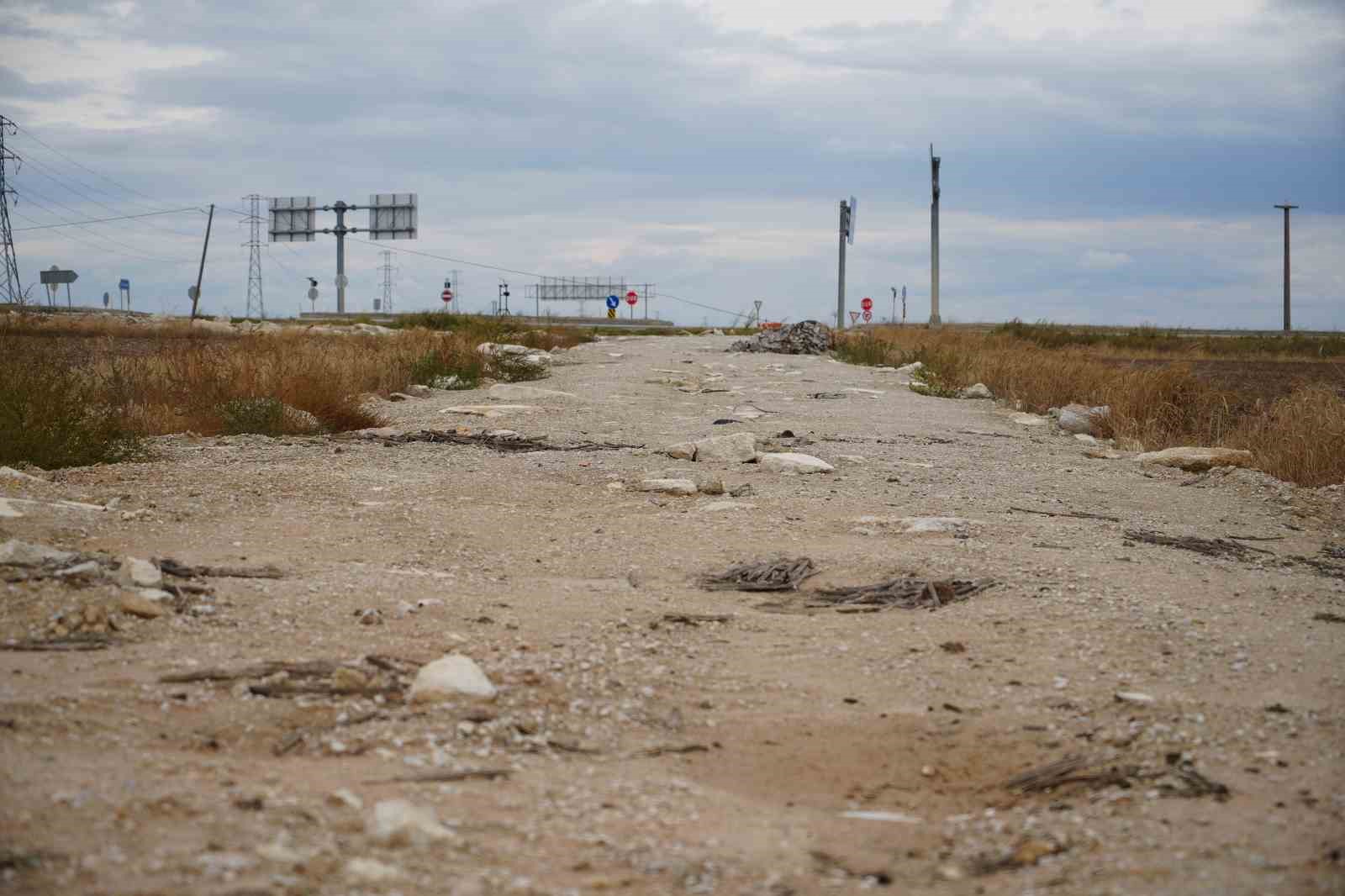 Edirne’de yol çilesi bitmiyor: Bozuk yol araçlara zarar veriyor