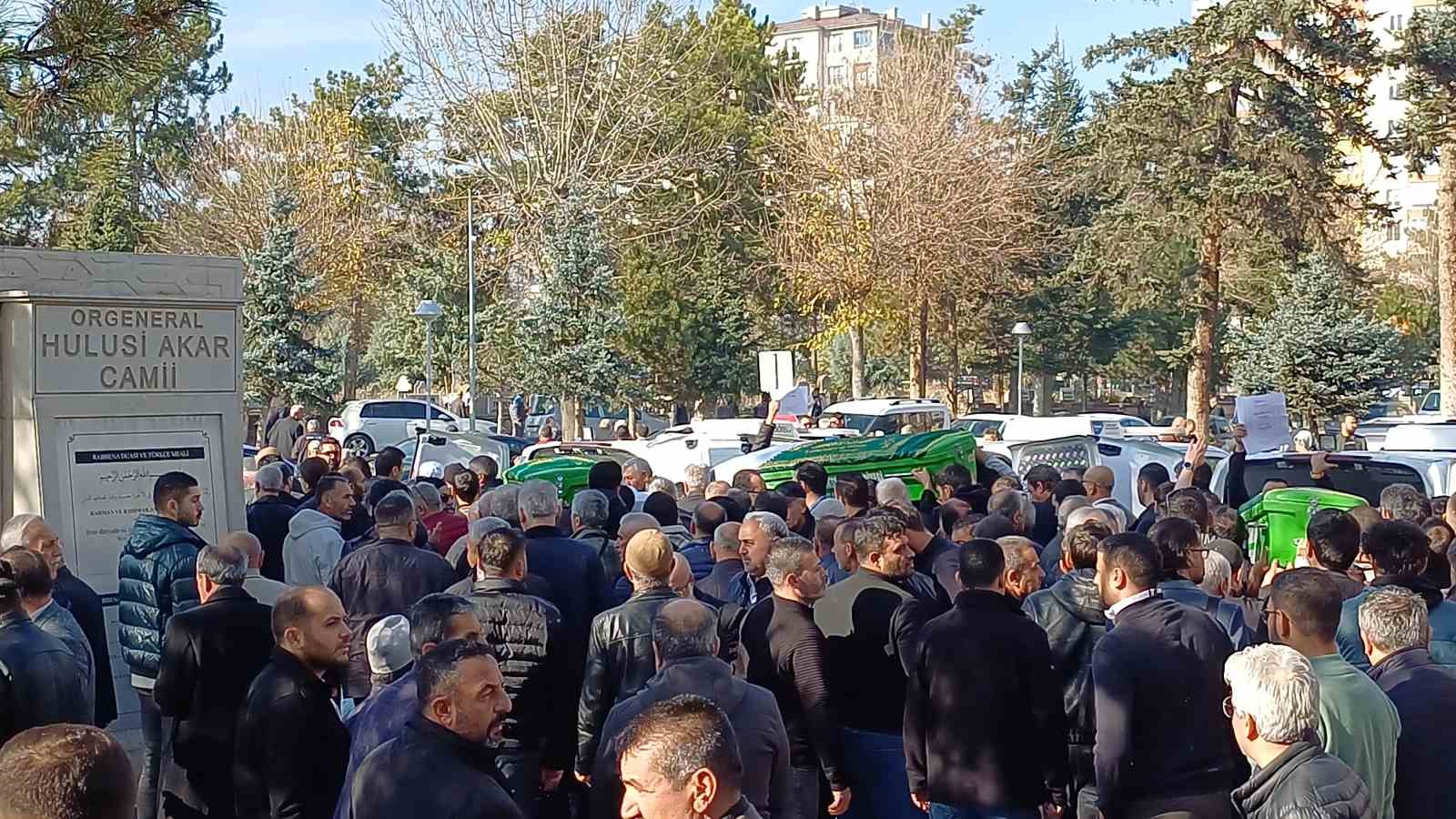 Miras meselesi y&uuml;z&uuml;nden &ouml;ld&uuml;r&uuml;len kaynana toprağa verildi
