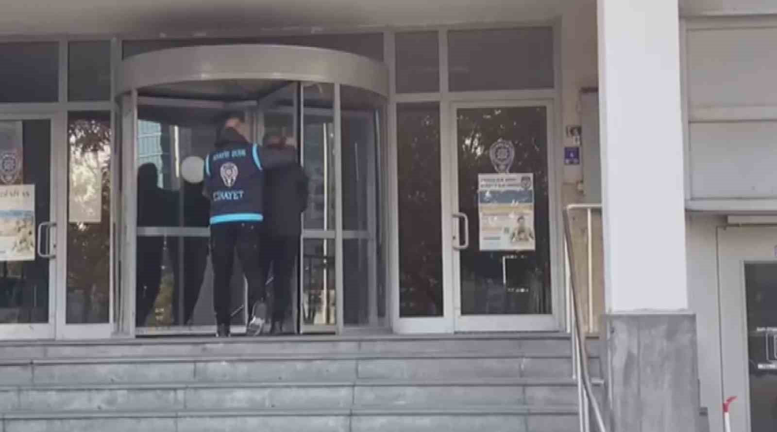 2 çocuk annesini sokak ortasında katleden şahıs yakalandı