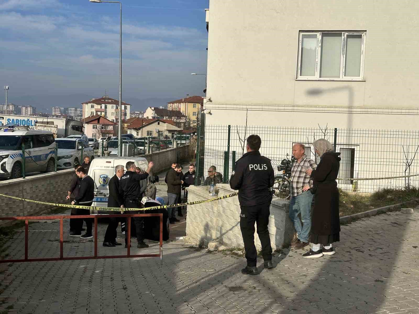 Kastamonu’da 7’nci kattaki balkondan düşen genç hayatını kaybetti
