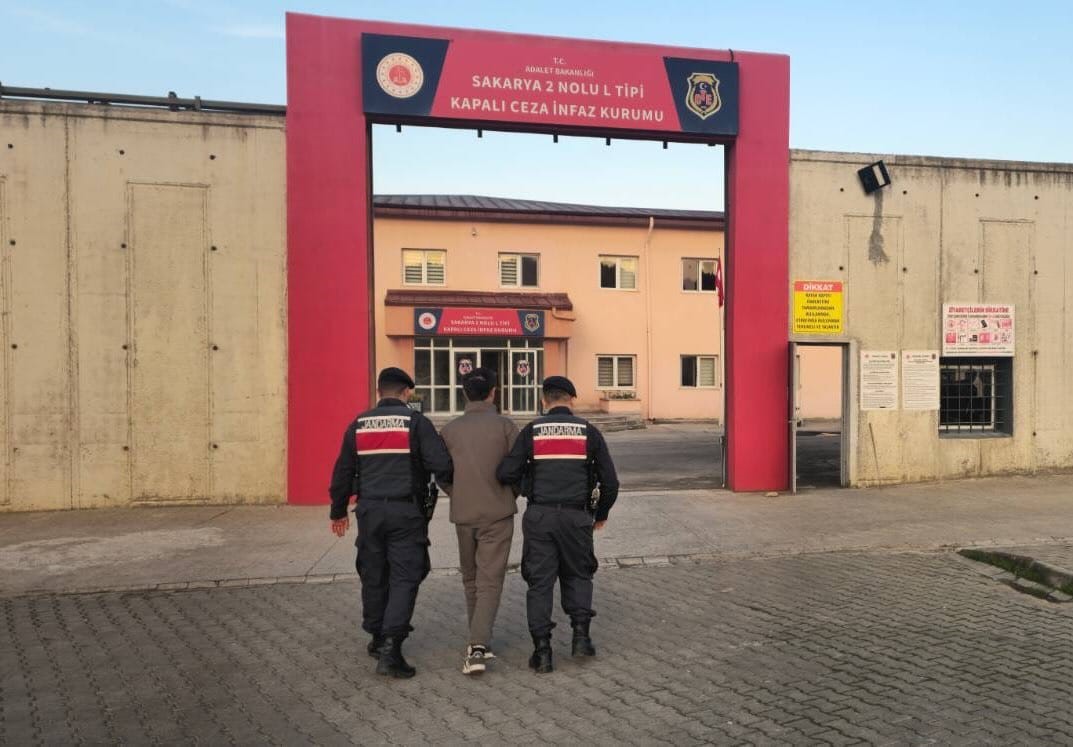 Evini uyuşturucu imalathanesine &ccedil;evirmiş
