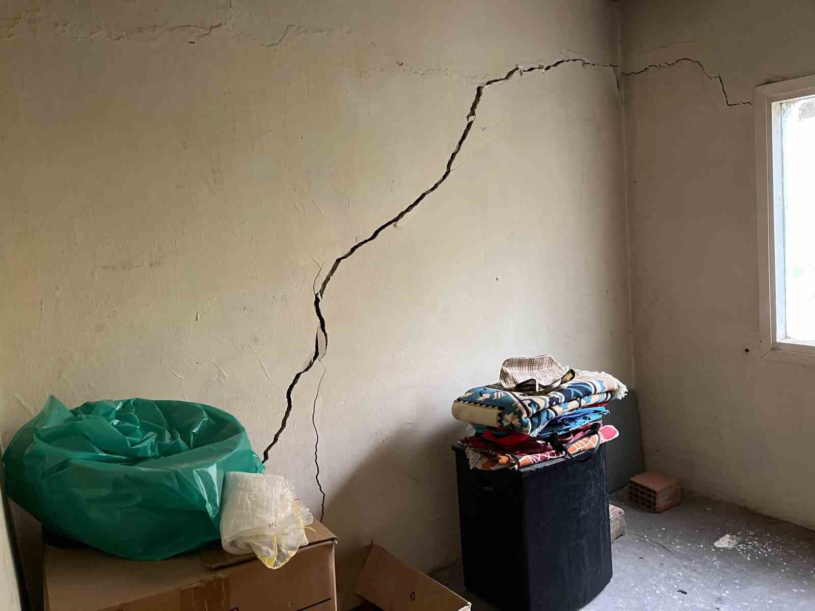 Çatlakların gölgesinde bir yaşam: Atamer sakinleri çözüm istiyor
