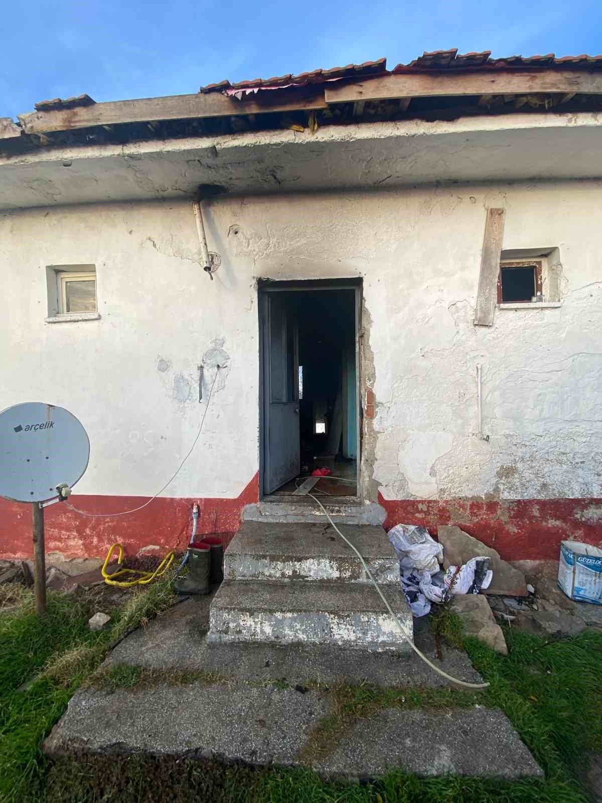 Babaeski’de ev yangını: 1 ölü, 1 yaralı