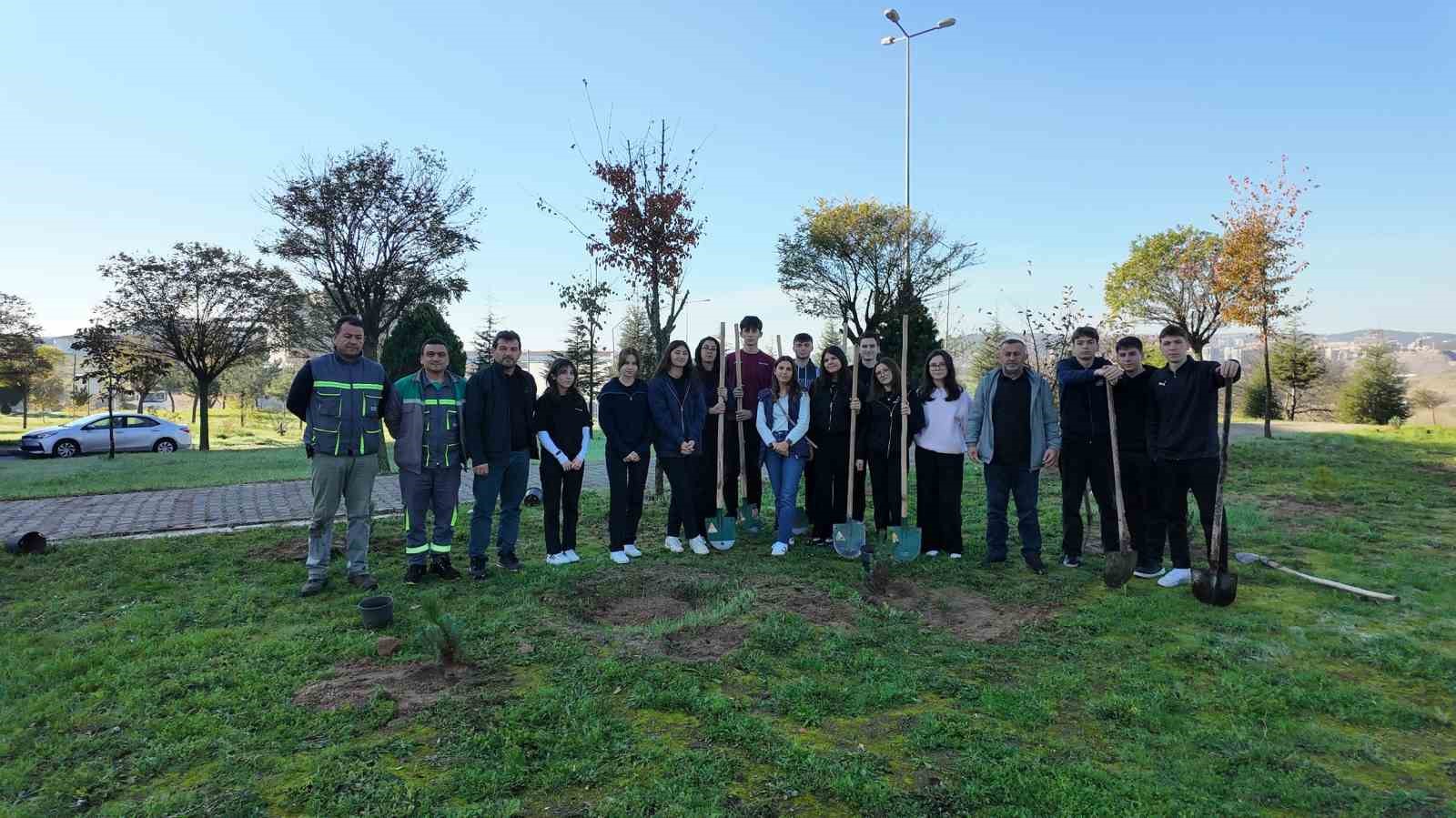 Çayırova’da öğrenciler doğayla buluştu