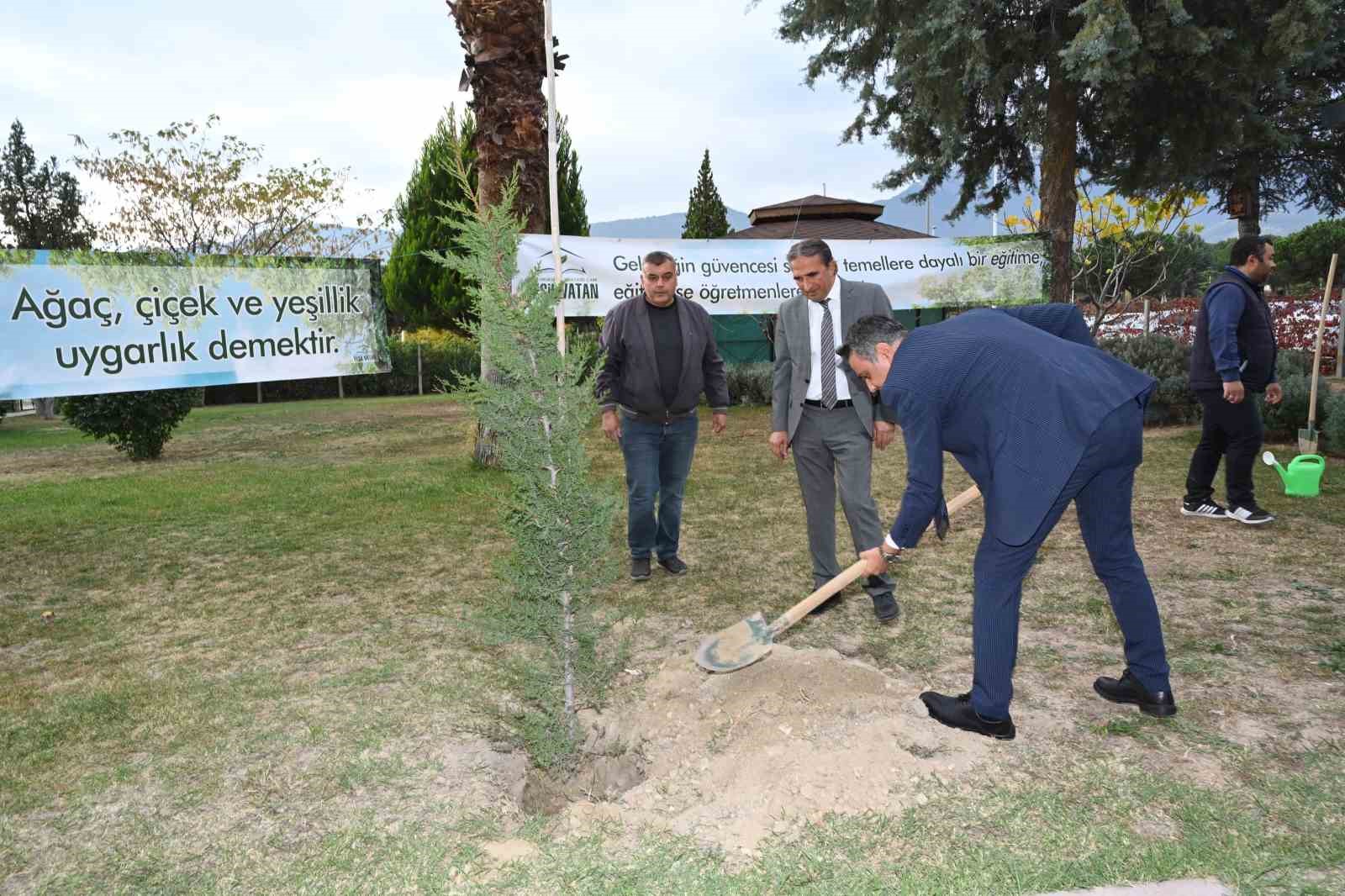 Denizli Milli Eğitim ‘Yeşeren Eller Hareketi Fidan Dikme’ kampanyası başlattı