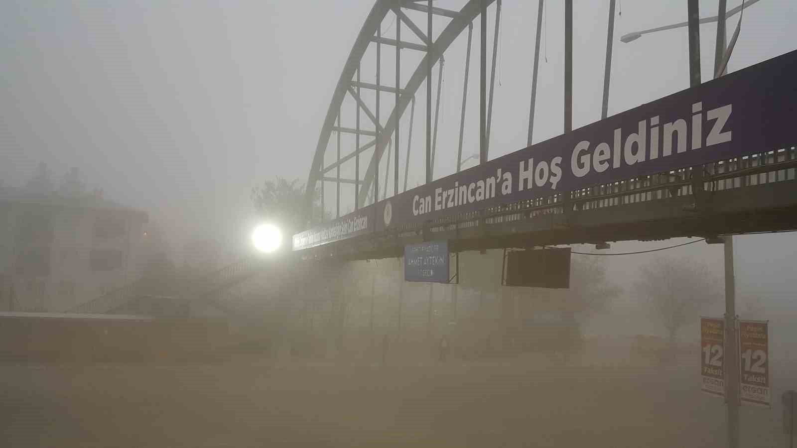 Erzincan güne sisle uyandı